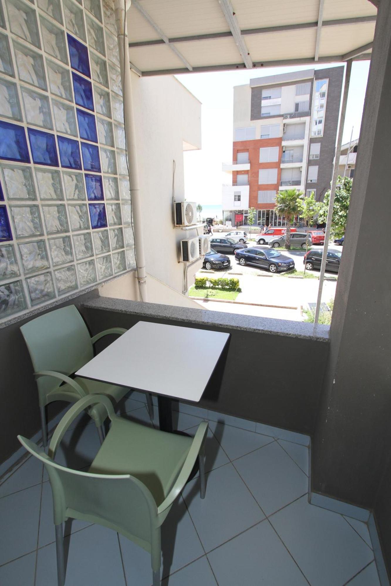 Kompleksi Eli Guest House Дуррес Экстерьер фото
