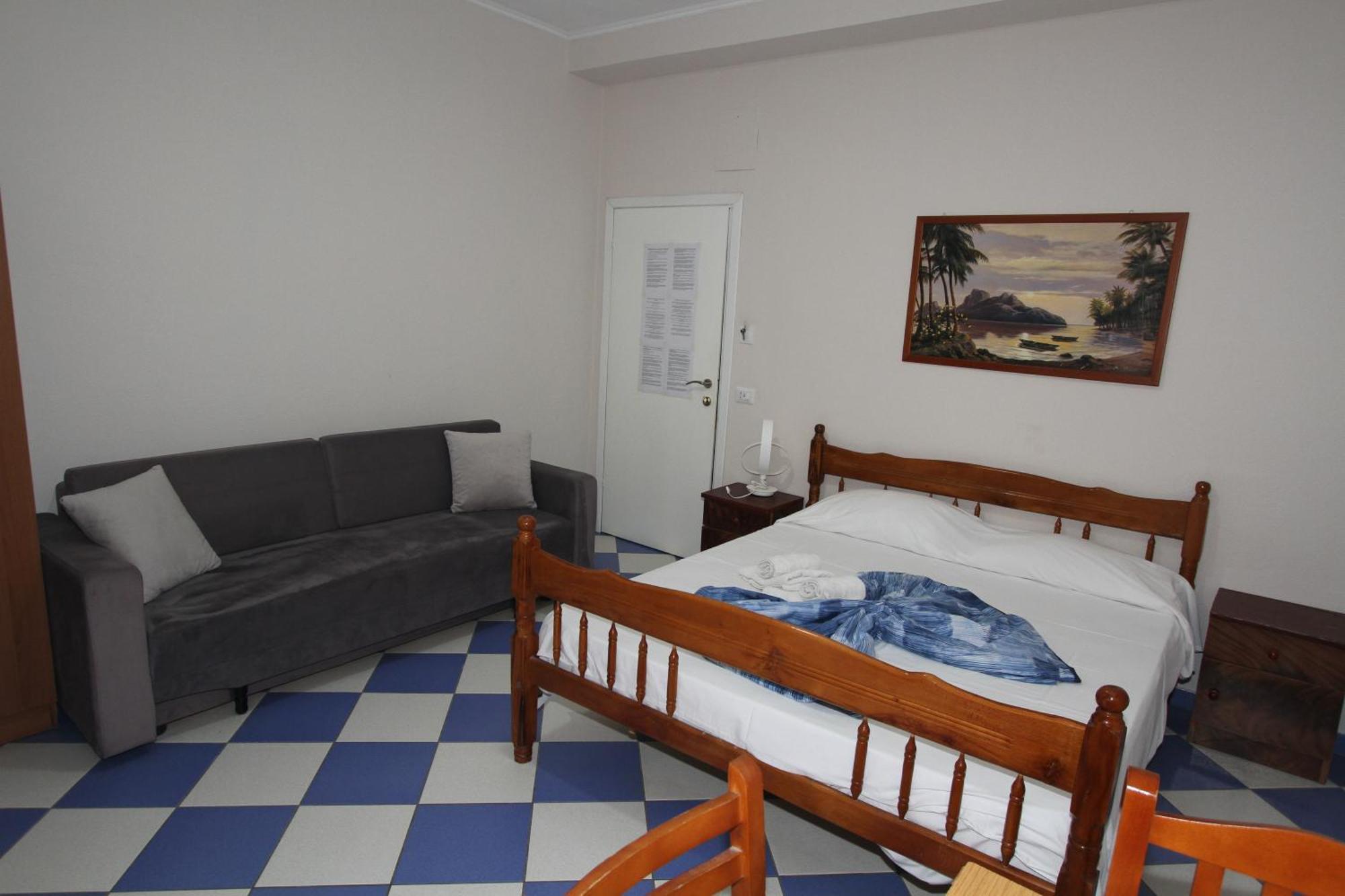 Kompleksi Eli Guest House Дуррес Экстерьер фото