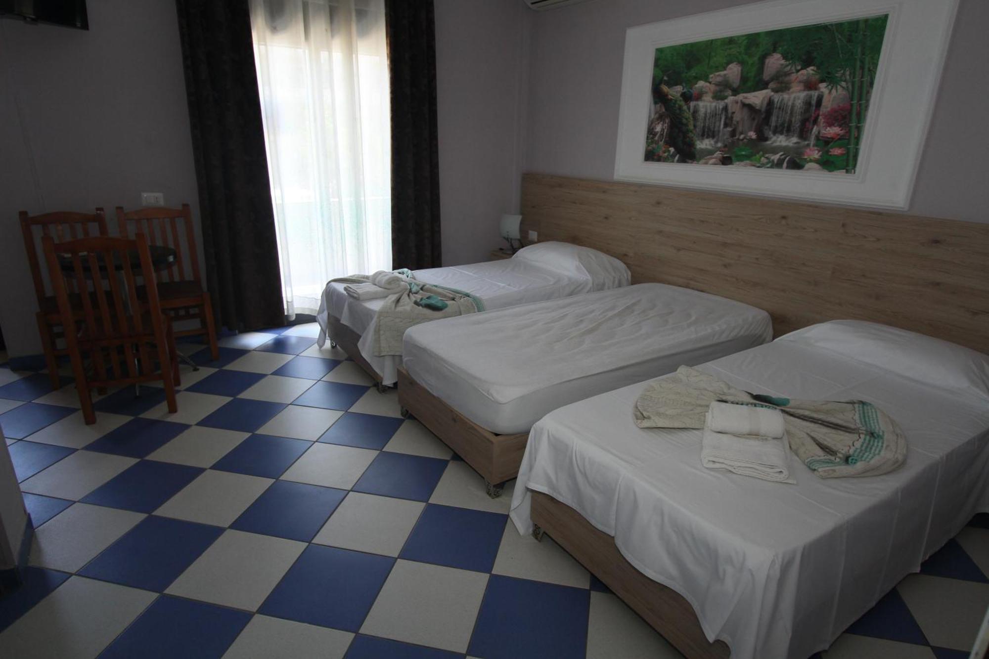 Kompleksi Eli Guest House Дуррес Экстерьер фото