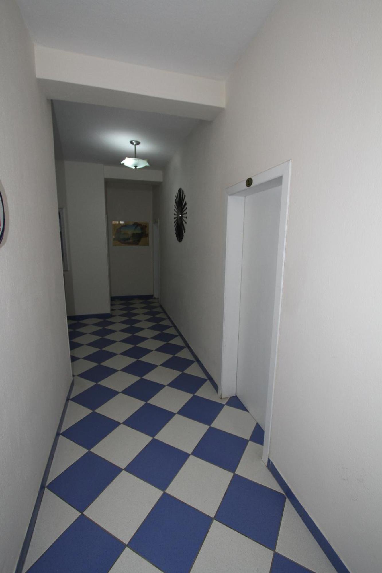 Kompleksi Eli Guest House Дуррес Экстерьер фото